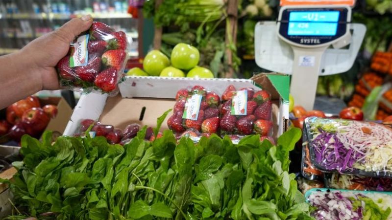 Alimentos: el consumidor pagó en enero casi cuatro veces más de lo que cobró el productor