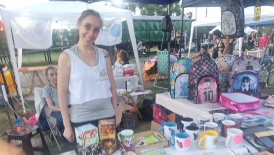 Fabiola de Sublimaciones Benja: "Empecé para hacer algo, y hoy se convirtió en una gran fuente de ingresos. Hago tazas, mochilas y productos para el jardín de infantes" - Video