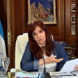 Cristina Kirchner, sobre el endeudamiento y la pobreza: "Juegan con la mesa de los argentinos"